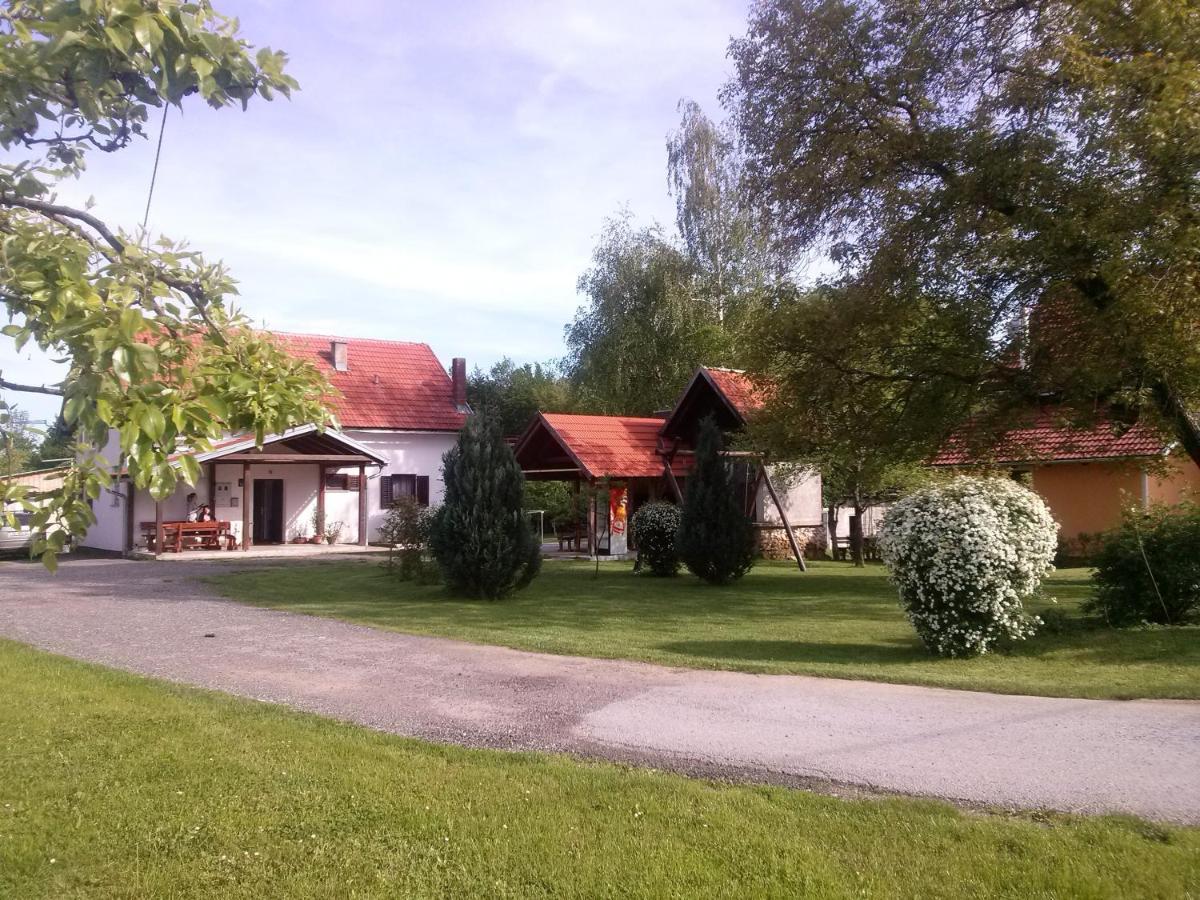 Apartments With A Parking Space Smoljanac, Plitvice - 12345 Exterior foto