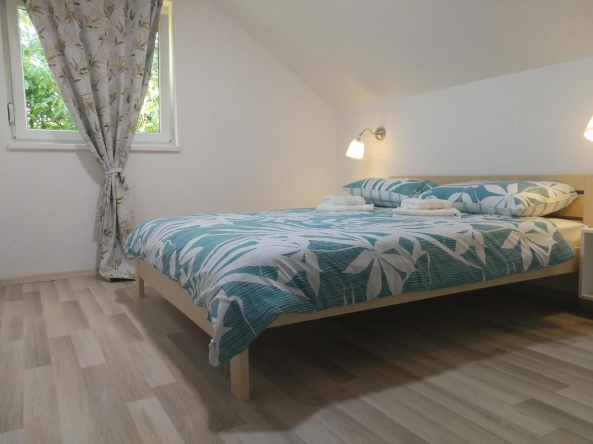Apartments With A Parking Space Smoljanac, Plitvice - 12345 Exterior foto